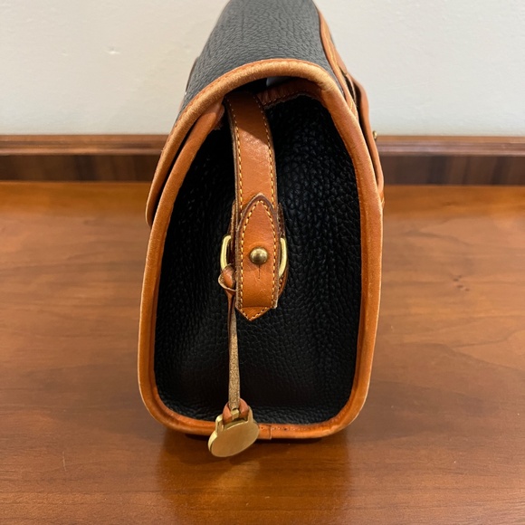 VTG 1990s Dooney & Bourke All Weather Leather Medium Essex Bag Black/Tan Trim - Picture 4 of 16